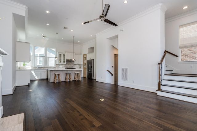 8624 Emnora Lane, Houston, TX 77080