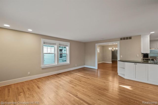 532 Wallace Street, Birmingham, MI 48009