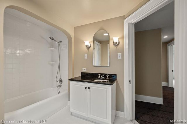 532 Wallace Street, Birmingham, MI 48009