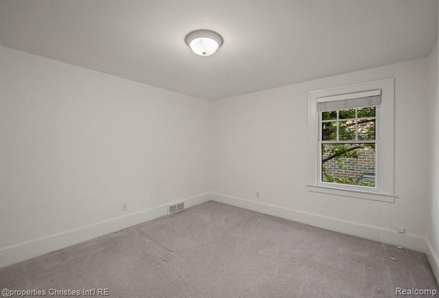 532 Wallace Street, Birmingham, MI 48009