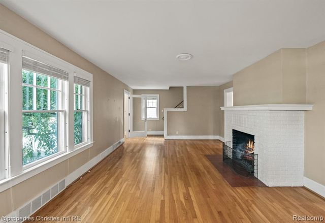 532 Wallace Street, Birmingham, MI 48009