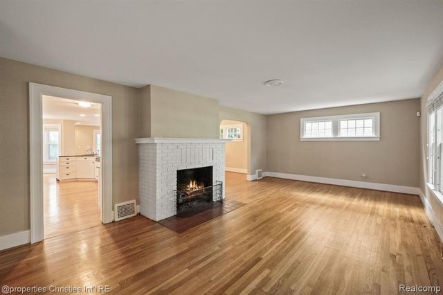 532 Wallace Street, Birmingham, MI 48009