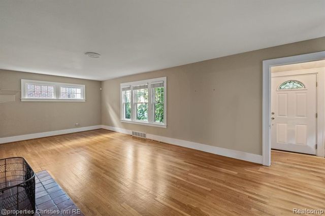 532 Wallace Street, Birmingham, MI 48009