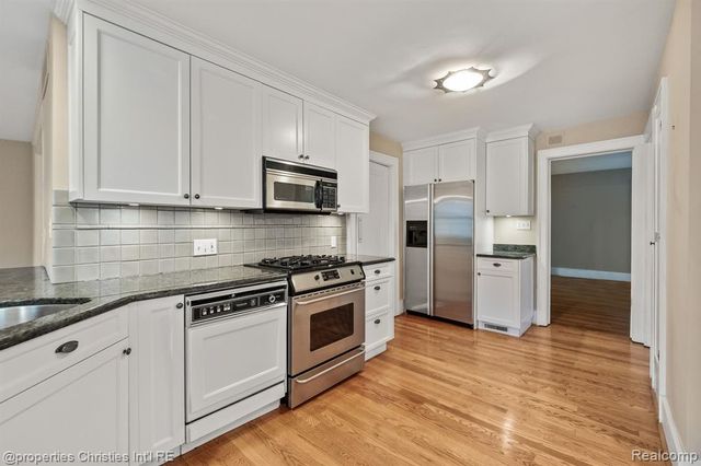 532 Wallace Street, Birmingham, MI 48009