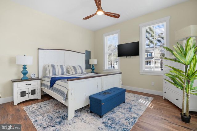 8046 CLARKSON LN, Chincoteague, VA 23336