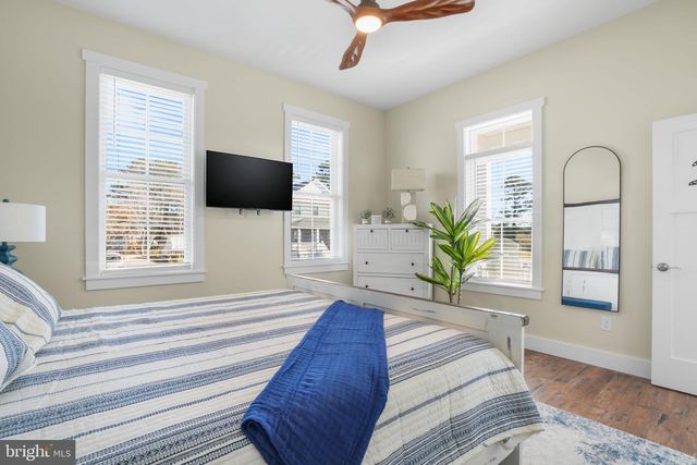 8046 CLARKSON LN, Chincoteague, VA 23336