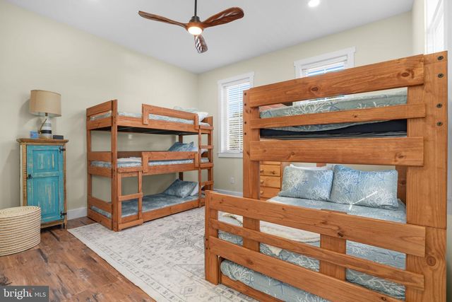 8046 CLARKSON LN, Chincoteague, VA 23336