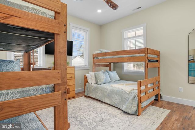 8046 CLARKSON LN, Chincoteague, VA 23336