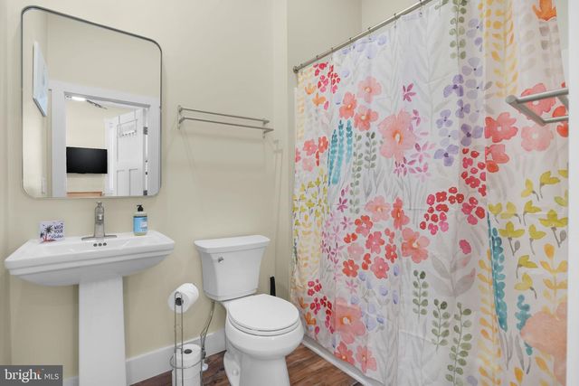 8046 CLARKSON LN, Chincoteague, VA 23336