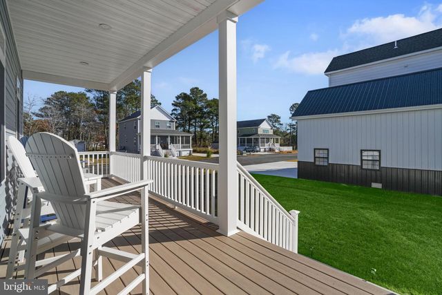 8046 CLARKSON LN, Chincoteague, VA 23336