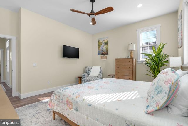 8046 CLARKSON LN, Chincoteague, VA 23336