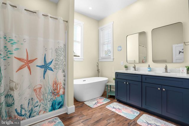 8046 CLARKSON LN, Chincoteague, VA 23336