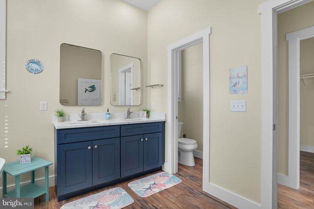 8046 CLARKSON LN, Chincoteague, VA 23336