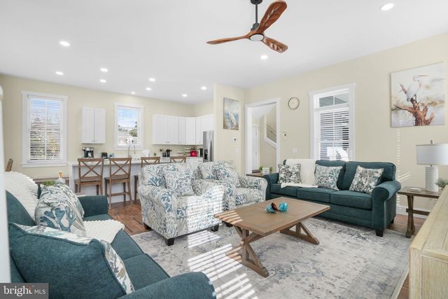 8046 CLARKSON LN, Chincoteague, VA 23336