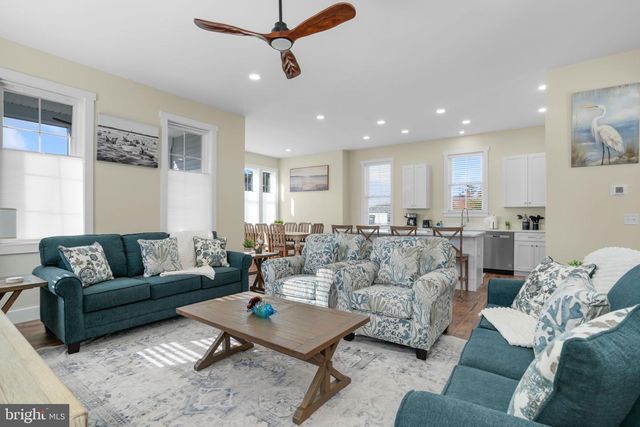 8046 CLARKSON LN, Chincoteague, VA 23336