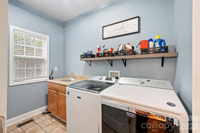 1606 High Ridge Drive, Stanley, NC 28164