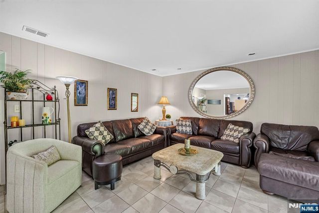26 Coppola Court, Clifton, NJ 07013