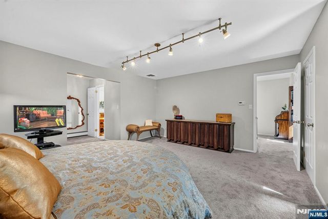 26 Coppola Court, Clifton, NJ 07013