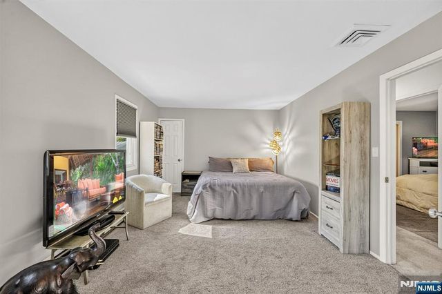 26 Coppola Court, Clifton, NJ 07013