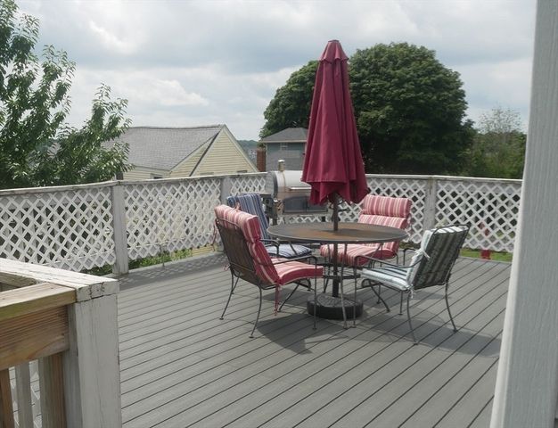 16 Hillside Rd, Hull, MA 02045