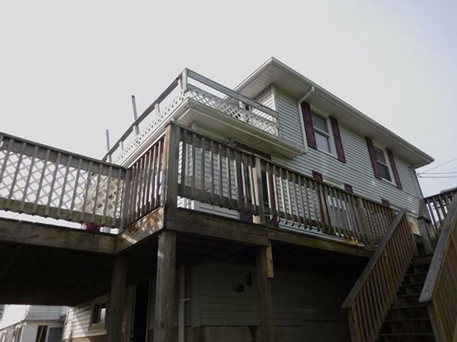 16 Hillside Rd, Hull, MA 02045