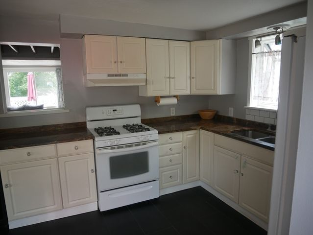 16 Hillside Rd, Hull, MA 02045