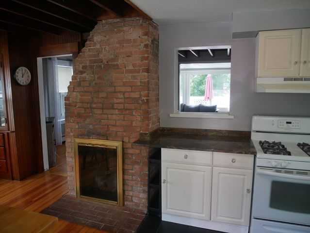 16 Hillside Rd, Hull, MA 02045