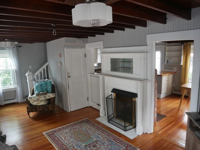 16 Hillside Rd, Hull, MA 02045