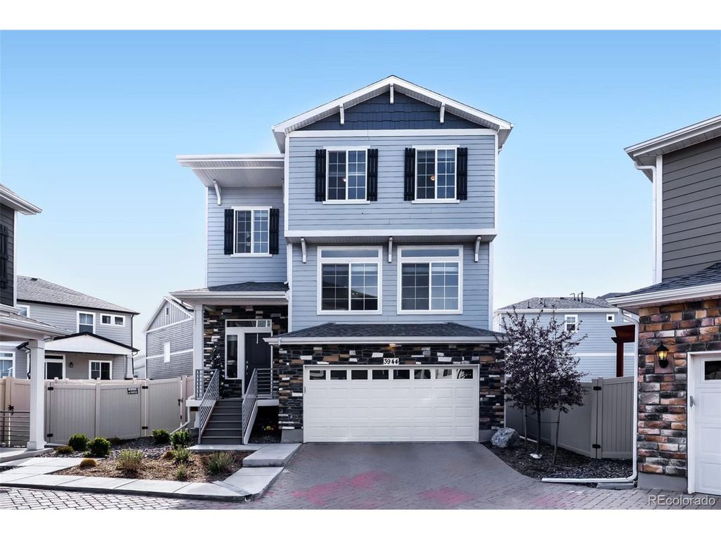 3944 N Quatar Ct, Aurora, CO 80019