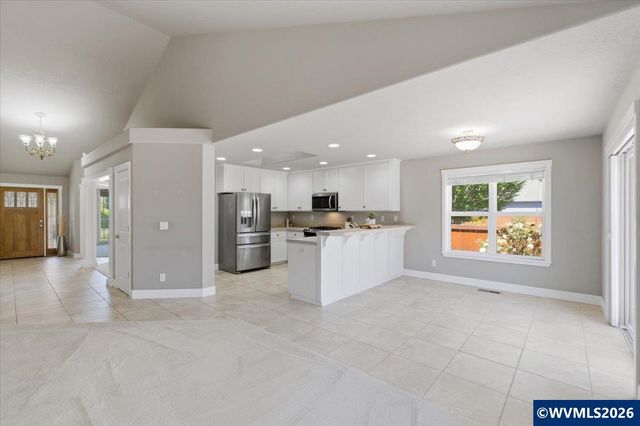2359 Gale St NW, Albany, OR 97321