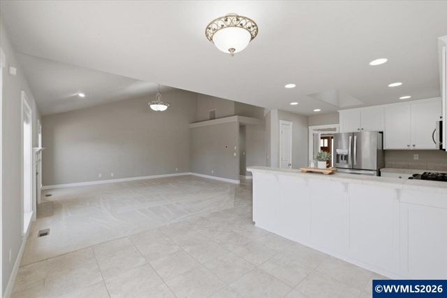 2359 Gale St NW, Albany, OR 97321