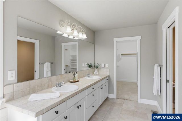2359 Gale St NW, Albany, OR 97321