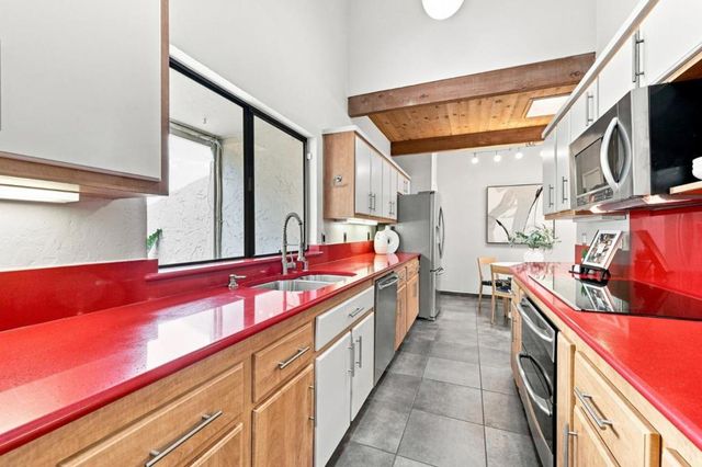 146 Hemlock Court, Palo Alto, CA 94306