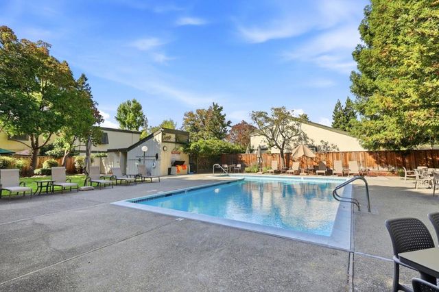 146 Hemlock Court, Palo Alto, CA 94306