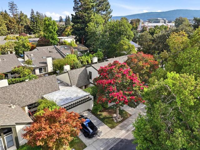 146 Hemlock Court, Palo Alto, CA 94306