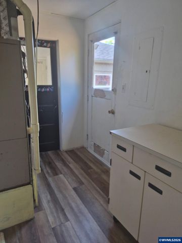 1065 23rd Av SE, Albany, OR 97322