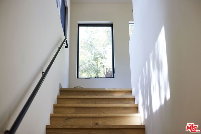 9843 Yoakum Drive, Beverly Hills, CA 90210