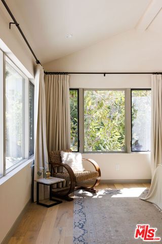 9843 Yoakum Drive, Beverly Hills, CA 90210