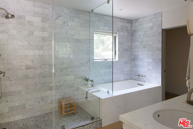 9843 Yoakum Drive, Beverly Hills, CA 90210