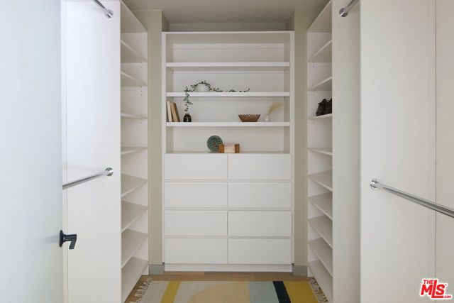 9843 Yoakum Drive, Beverly Hills, CA 90210