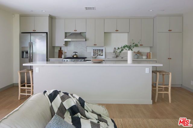 9843 Yoakum Drive, Beverly Hills, CA 90210