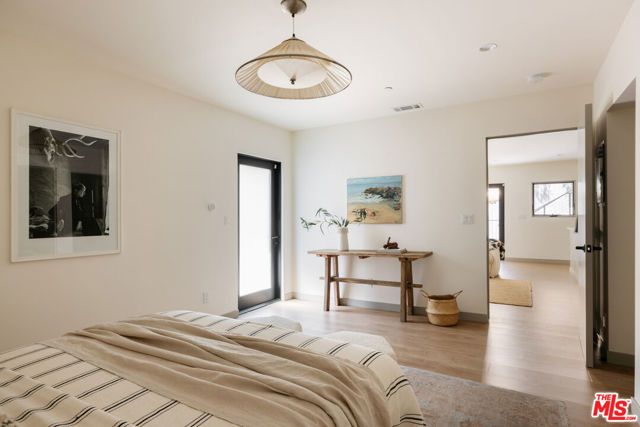 9843 Yoakum Drive, Beverly Hills, CA 90210