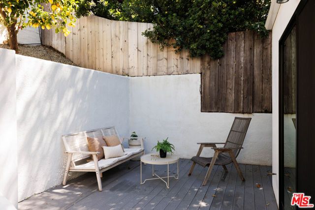 9843 Yoakum Drive, Beverly Hills, CA 90210