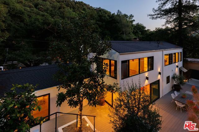 9843 Yoakum Drive, Beverly Hills, CA 90210