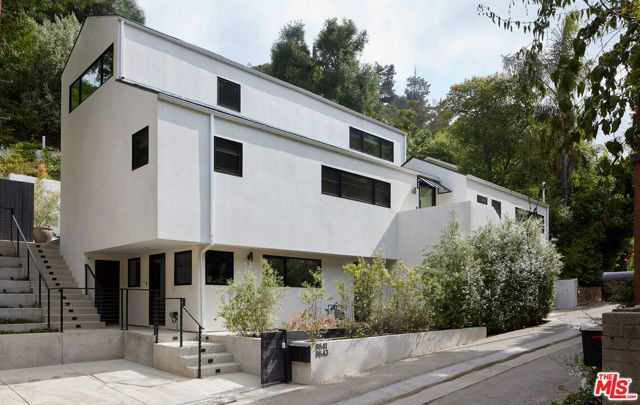 9843 Yoakum Drive, Beverly Hills, CA 90210