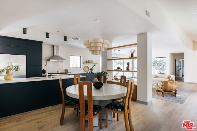 9843 Yoakum Drive, Beverly Hills, CA 90210