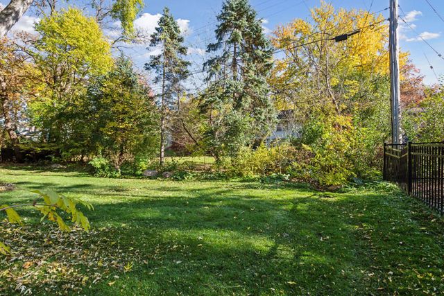 245 Ashley Road, Hopkins, MN 55343