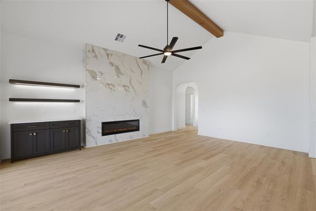 9308 Taggert Lane, Yukon, OK 73099