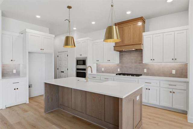9308 Taggert Lane, Yukon, OK 73099