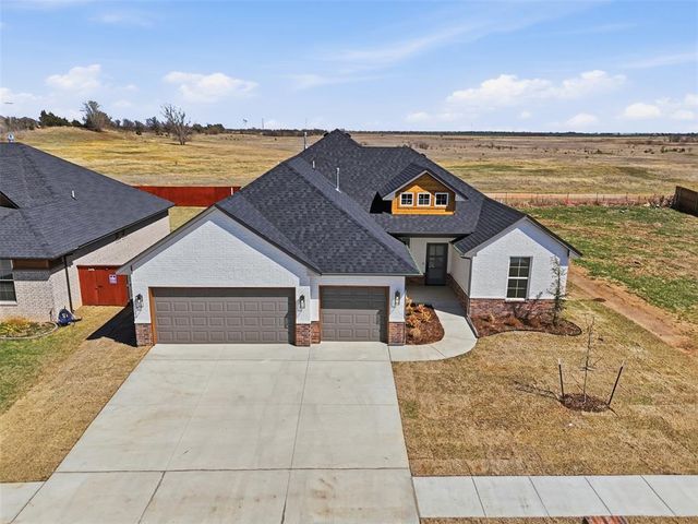 9308 Taggert Lane, Yukon, OK 73099